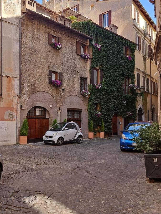 Navona Sweet Rom